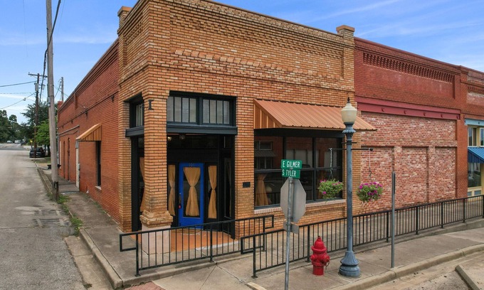 Big Sandy Apartment | One of a kind 2-bedroom studio in downtown Big Sandy