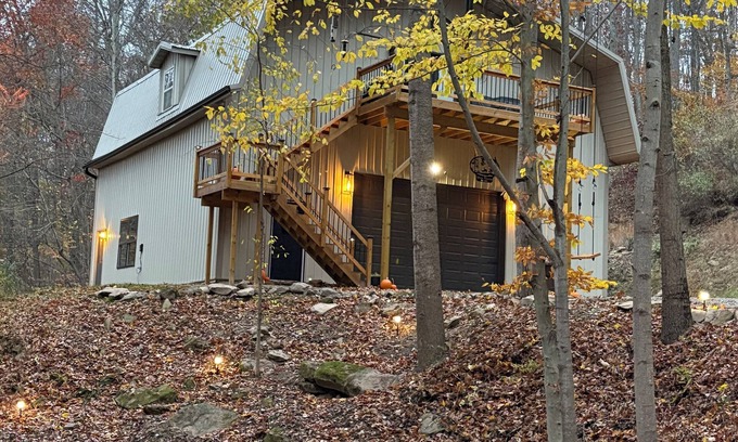 Warsaw House | One of a kind 4-bedroom barndominium in Warsaw, Ohio on 23 wooded acres.
