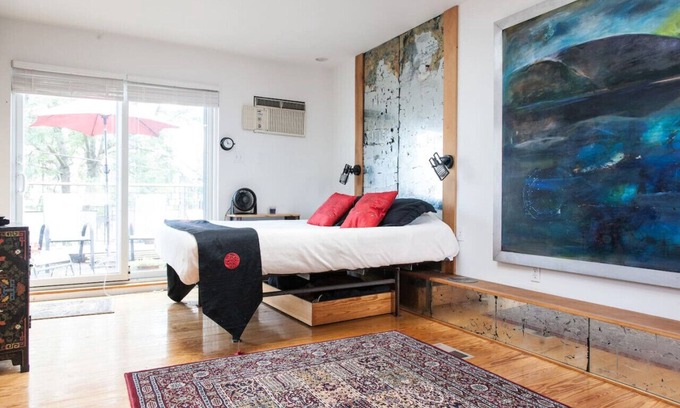 Fairmount Ski Chalet | One-Of-A-Kind Artist's Chalet in Fairmount