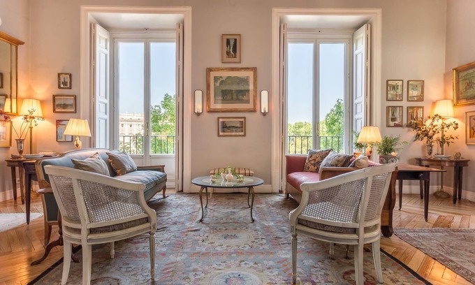 Palacio Apartment | One of a kind elegant property for 6 with views of the Royal Palace.