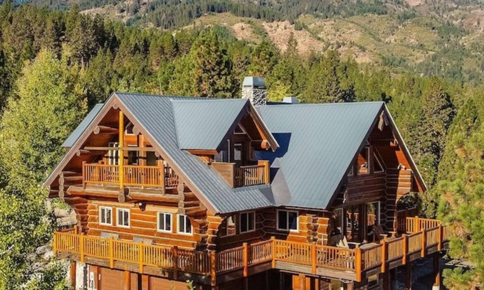 Garden Valley Cabin | ONE OF A KIND, PICTURESQUE, CEDAR LOG CABIN FOR THE WHOLE FAMILY nn