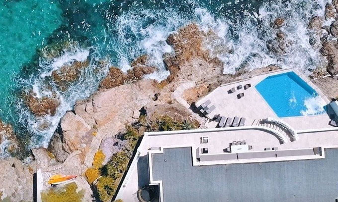 Cannes Villa | One of a kind! Waterfront villa. Unforgettable experience 6 bedrooms 6 bathrooms Swimming pool Air conditioning