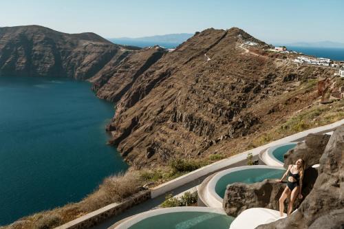 Imerovigli Hotel | One of One Hotel