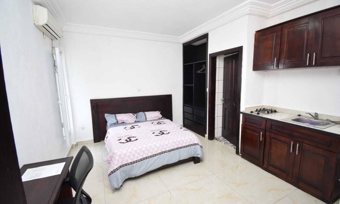 Douala House | One-room apartment, 5 minutes from the shopping center