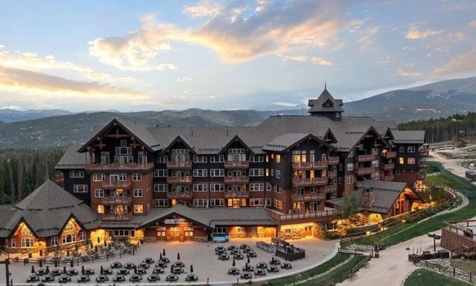 Peak 8 Condo | One Ski Hill Place - Ski In/Out. Breck's Top Luxury Resort! Peak 8