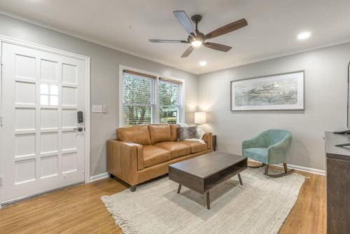 Turner Park House | OneCozyPlace Tulsa - King Bed Expo, TU, Downtown