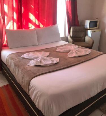 Windhoek West Bed & Breakfast | Onguti Guesthouse & Spa