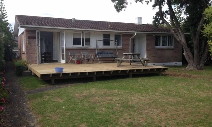 Ruakaka House | Only 40 metres to the beach!