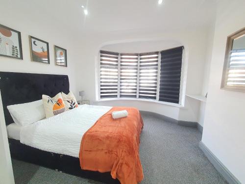 Bispham House | Only Family Groups - Pets Stay for Free - Sleeps 8 - Sofabed