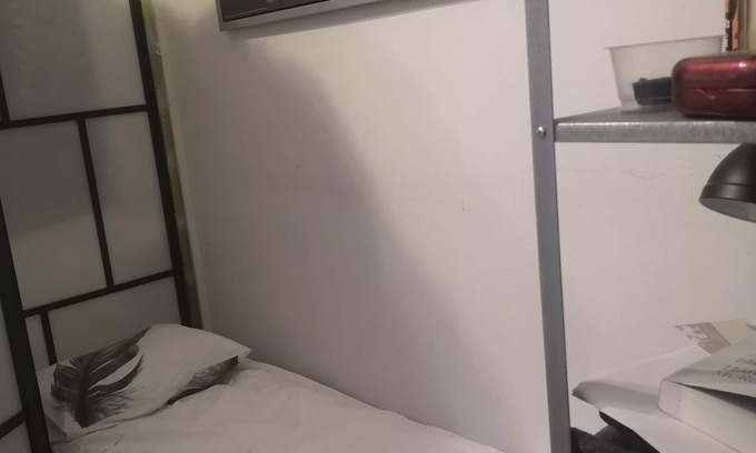 Hietalahti Bed & Breakfast | Only Females [Vegan] Shared Room