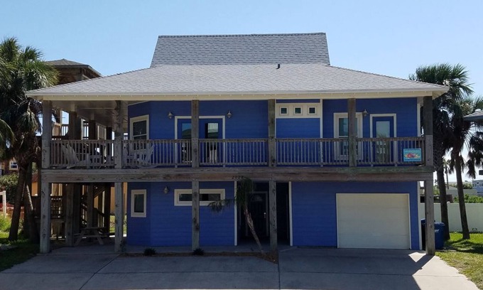 Sand Point House | ONLY In-Town Neighborhood w/Restaurant, Bar, Pool/Hot Tub, Beach & Cart Access
