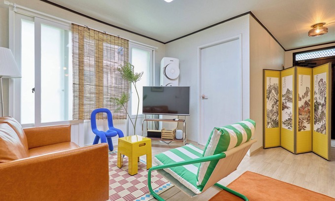 Paldal-gu House | Only Suwon l Beautiful and cozy stay l Family-sized l 10mins walk Subway l