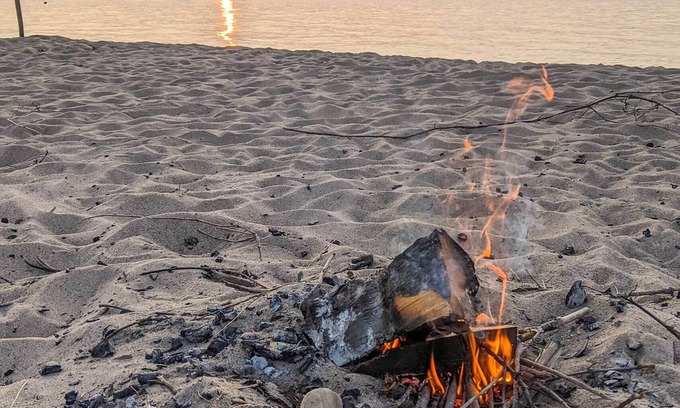 Ontonagon Cottage | Ontonagon Home w/Fire Pit - Steps to Beach!