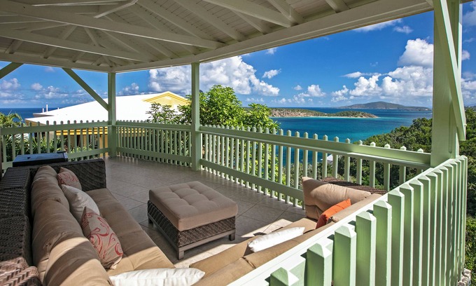 Estate Caret Bay Cottage | Ooh Lala Love Suite. Come and Relax.