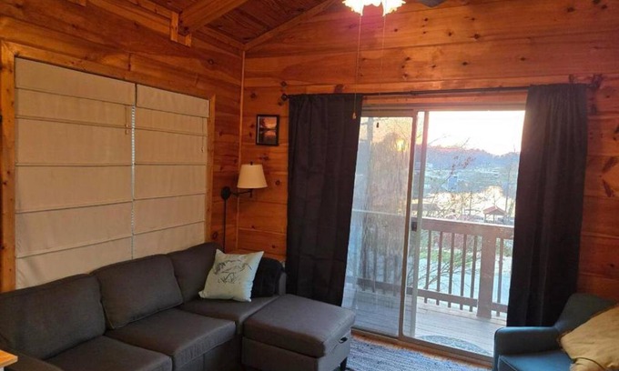 Gilbert House | Opacare Getaway 0.4mi to Marina