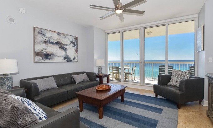 Destin Condo | Open Concept Beachfront Condo w/Easy Beach Access in Central Destin! 🌴💙🌅