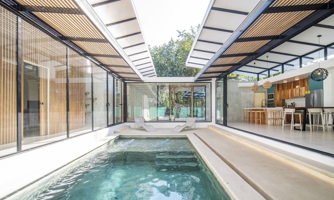 Potrero Ski Chalet | Open Living Style Home 1Km From the Beach