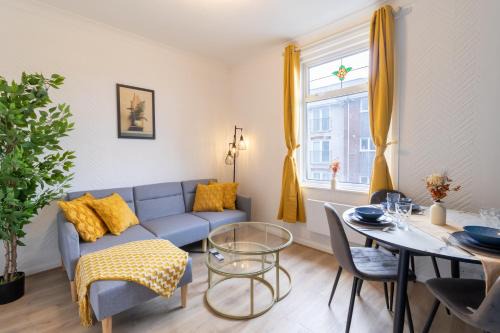 Portsmouth Apartment | Open Mind Property - 4 Beds & Free Parking