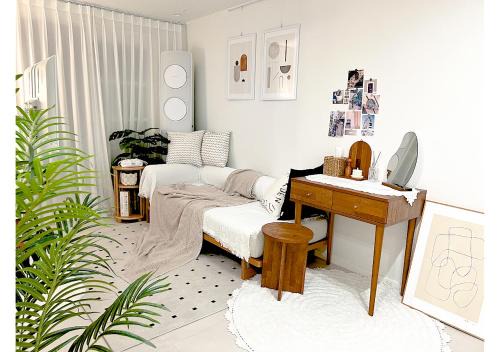 Imunil-tong Apartment | Open special price, a beautiful accommodation, Seoul, Station in front of Hankuk University of Foreign Studies, hotel bedding, queen3, Bathroom1, remodeling, Cozy, Yellow moon Stay