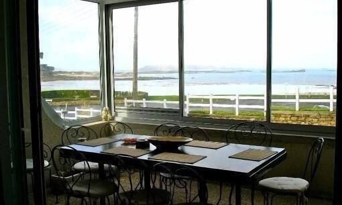 Trevou-Treguignec Apartment | Open the shutters and look at the sea, the 7 Islands and the gulls !
