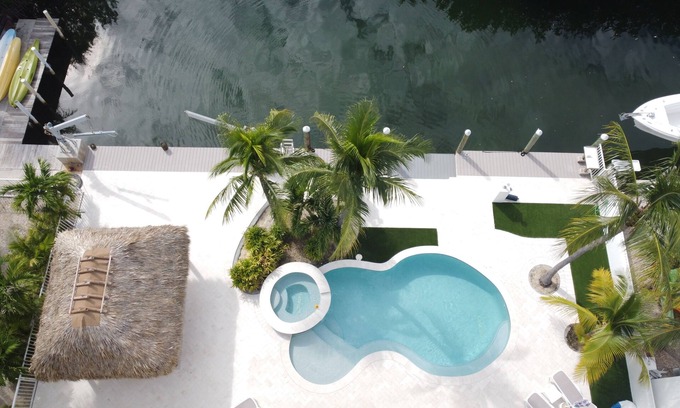 Marathon House | Open Water views, 100' dock Private Pool Ice machine DIRECT ACCESS open water