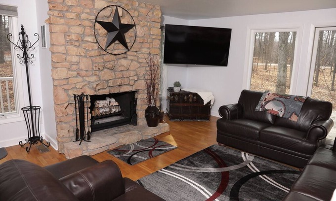 Egg Harbor Cottage | Open Year-Round. Pristine Cottage Minutes from Egg Harbor.