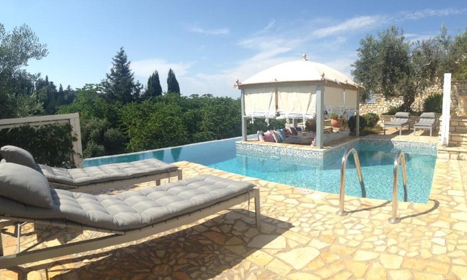 Vlachopoulatika House | Opera House Paxos