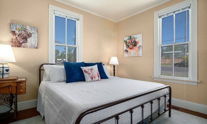 Fredericksburg House | Opie & Omie's Haus | New Listing | 2 Blocks to Main