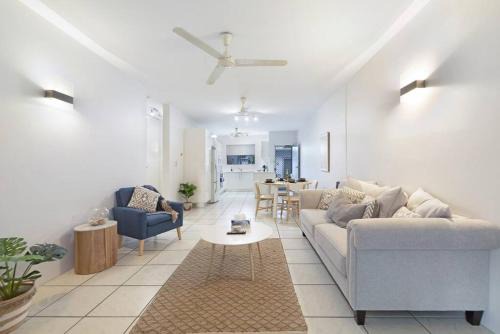 Parap Apartment | Opp Parap Mkts Ideal for tradies and nurses