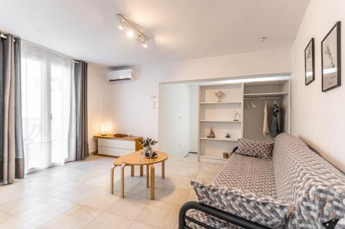 Old Town Naxos Apartment | Optasia - Naxos Center Cozy House