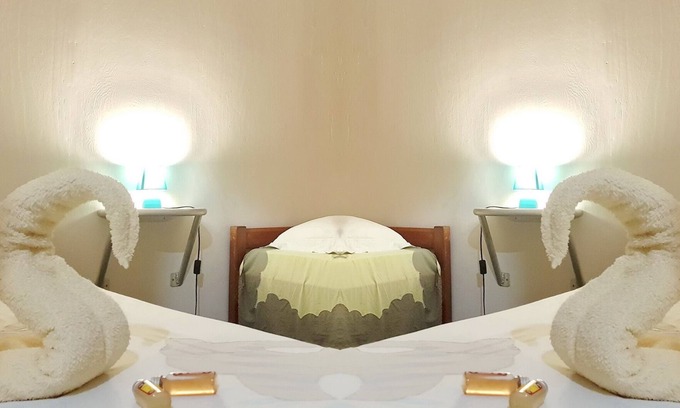 Teahupoo House | Opui Twin Room