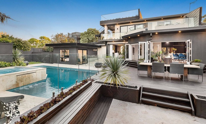 Beaumaris House | Opulence in Bayside with Incredible Views