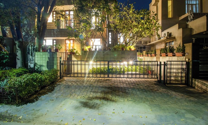 South West Villa | Opulent Antique 3br Villa in Gurugram