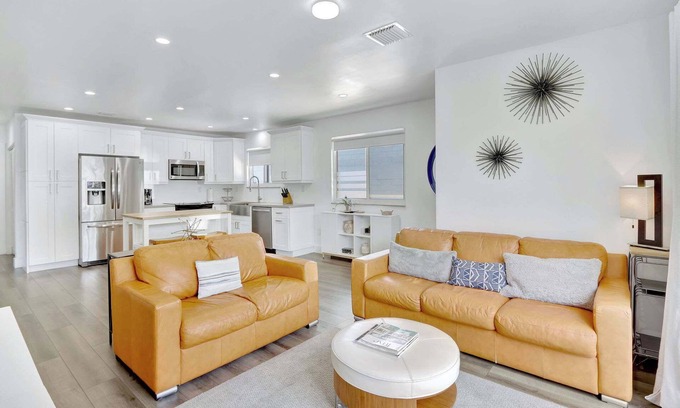Nurmi Isles Apartment | Orange Dream in the Sky, Pool 3 bed 2 bath