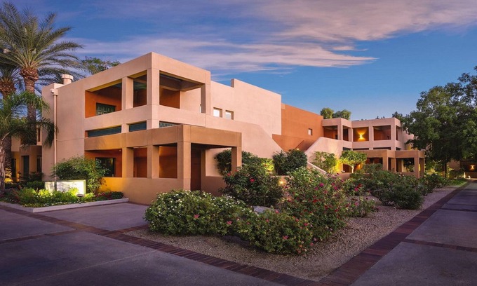 Paradise Valley Village Condo | Orange Tree Resort 1br unit, Sunday check-in