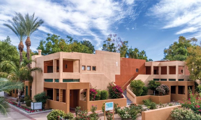 Paradise Valley Village Resort | Orange Tree Resort