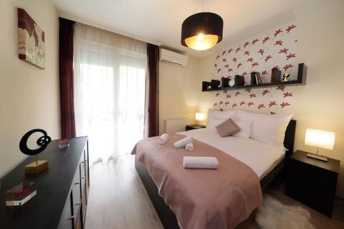 Ferencvaros Apartment | OrangeHomes Garden View Friendly Home with FREE parking