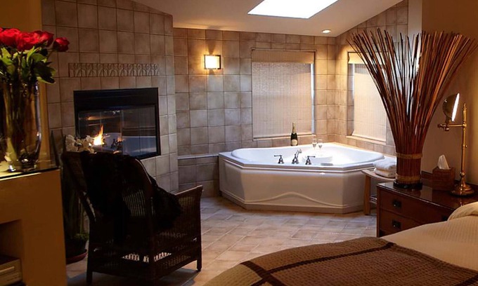 Julian Hotel | Orchard Hill