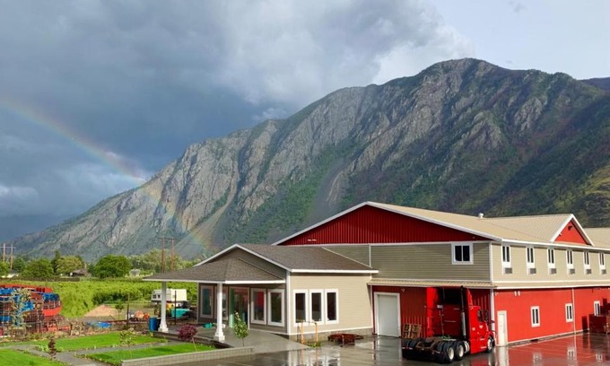 Okanagan-Similkameen Hotel | Orchard View Motel