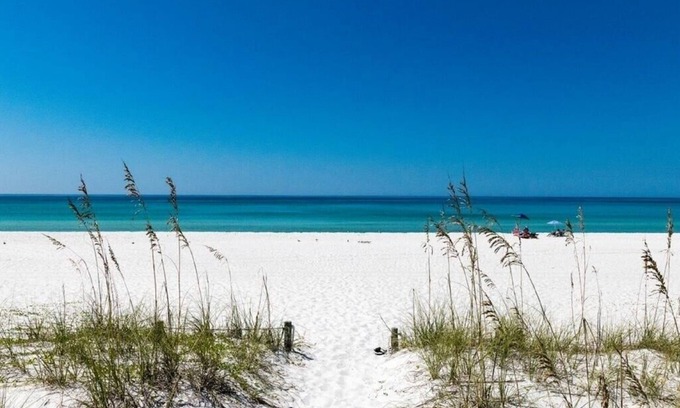 Panama City Beach Condo | Origin 1024- One Bedroom - Sunny Pool Deck & Gulf Views 1 Condo
