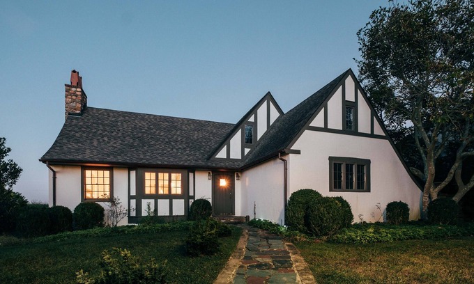 Montauk House | Original 1920s Montauk Carl Fisher home. Minimum one week rentals
