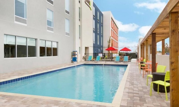 Airport North Hotel | ORLANDO ESCAPE! FREE BREAKFAST, POOL, BBQ