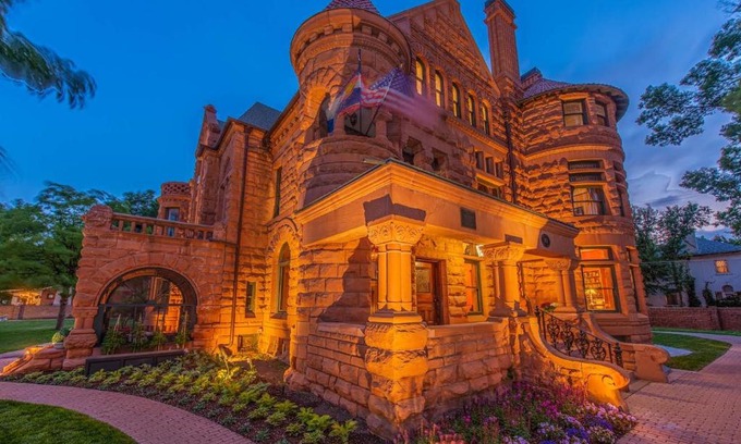 Pueblo Hotel | Orman Mansion - Pueblo's Most Luxurious Stay!