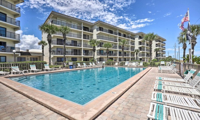 Ormond-by-the-Sea Condo | Ormond Beach Condo w/Balcony & Views