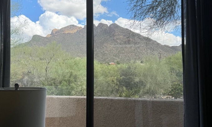 Sunnyslope House | Oro Valley Mountain View Town Home - Close to EVERYTHING
