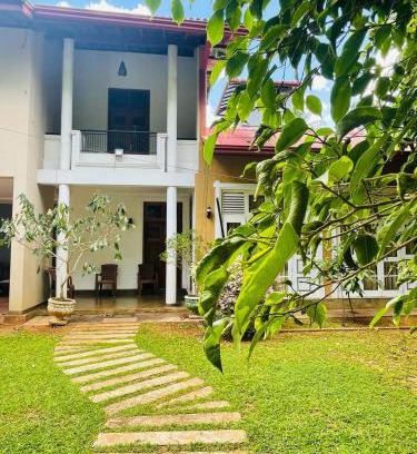 New Town Bed & Breakfast | Osara Holiday Home