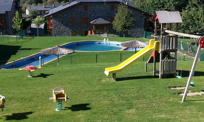 Palau-de-Cerdagne Apartment | Osseja III - Three Bedroom Apartment, Sleeps 7