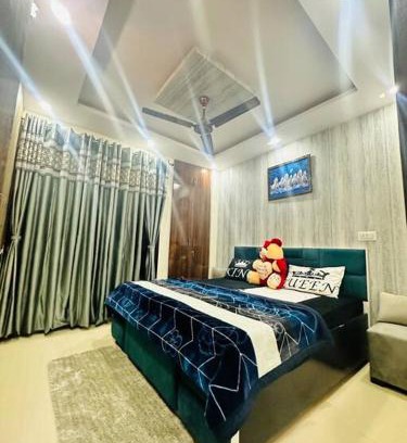 South West Apartment | Ostrich
