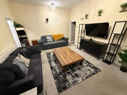 Accrington House | Oswaldtwistle Spacious 3 Bedroom Two Bath