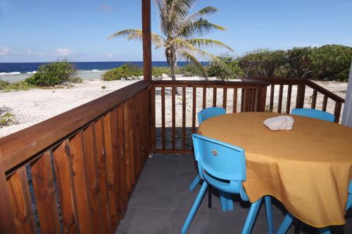 Rotoava Ski Chalet | Oteaeva Lodge - FAKARAVA